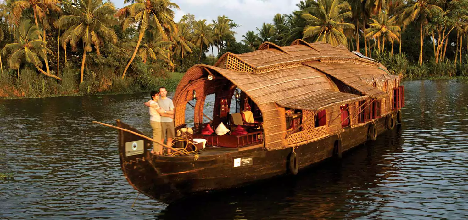 Munnar Alleppey Honeymoon Tour Package From Bangalore